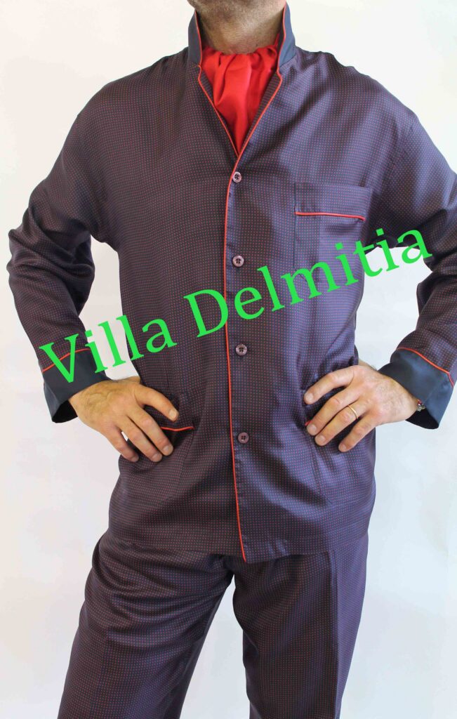 PYJAMA CLASSIQUE POUR HOMME 100% SOIE TWILL IMPRIMEE AVEC PASSEPOIL ET CONTRASTES EN SOIE TWILL UNIE