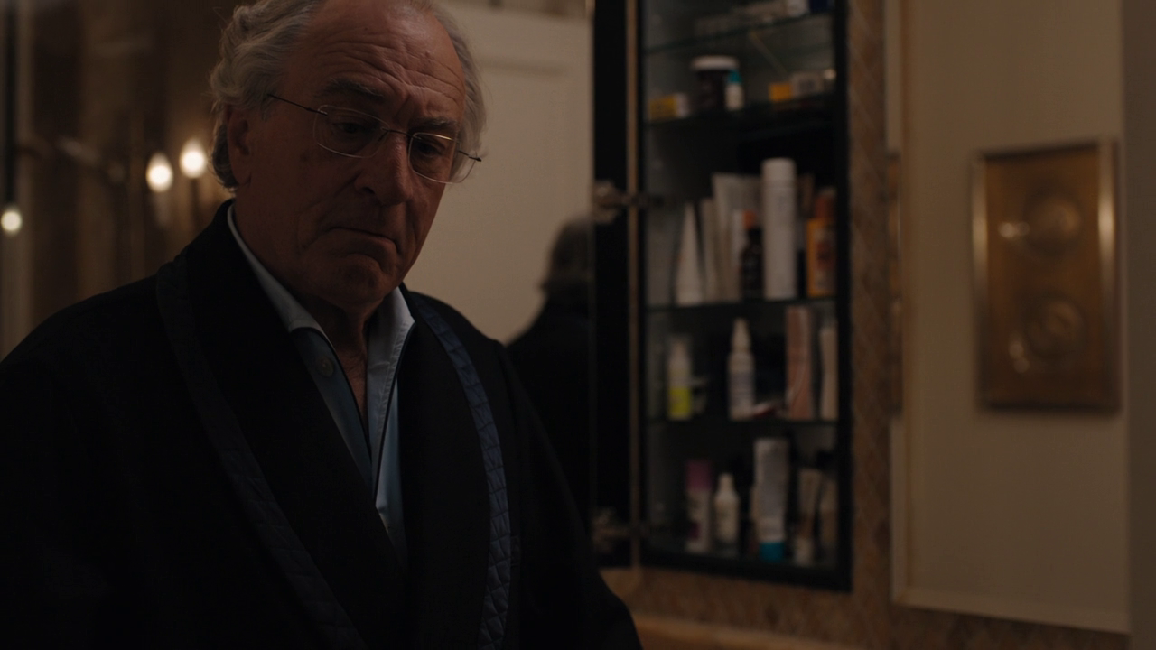 Robert De Niro in The Wizard of Lies con capi Villa del Mitia