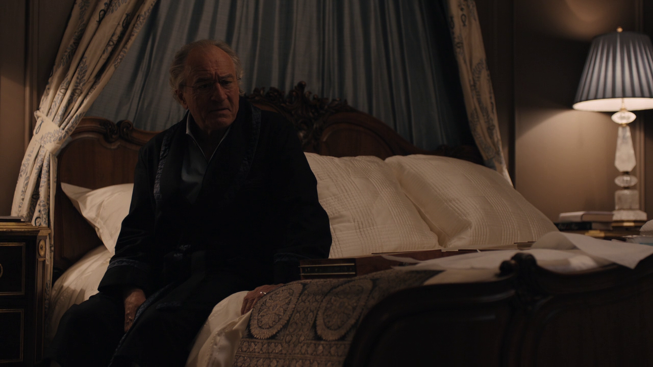 Robert De Niro in The Wizard of Lies con capi Villa del Mitia