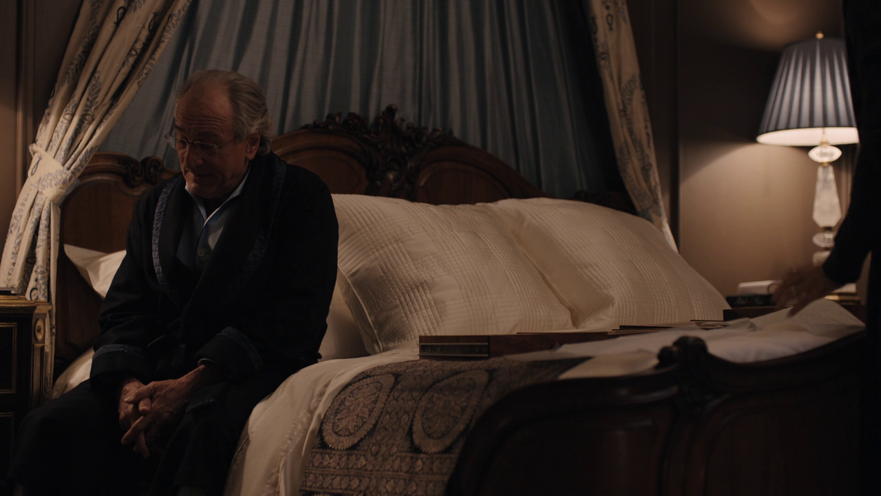 Robert De Niro in The Wizard of Lies con capi Villa del Mitia