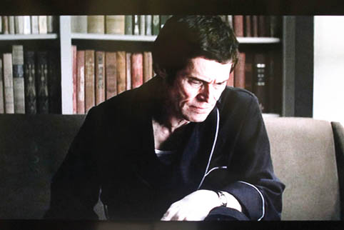 Willem Dafoe indossa un capo Villa del Mitia