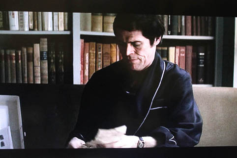Willem Dafoe indossa un capo Villa del Mitia